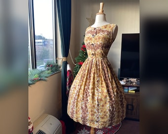 1950s Autumn Day Dress, 50s Small Floral Dress, 50s Tan Dress