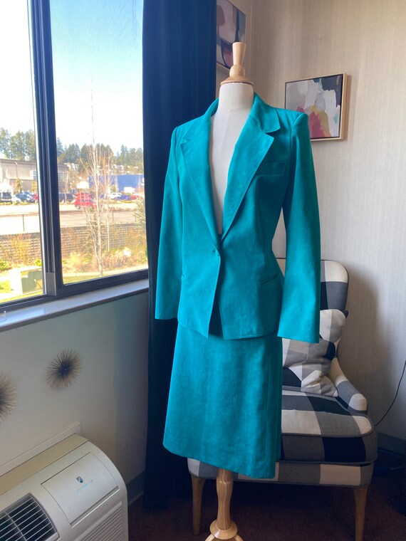 1970s Lilli Ann Suede Suit - image 2