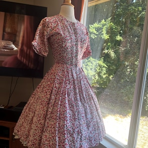 1950s Pink Dress, 1950s Floral Dress, 1950s Red Dress, 1950s Small Dress, 1950s Dress 27 Waist, 1950s Day Dress, 50s Dress, 1950s Leaf Dress