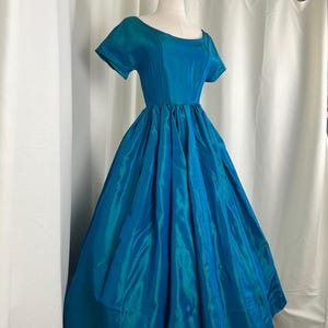 1950s Blue Green Dress | Fits Size XS w25 | 50s Mermaid Iradecent Dress | Midcentury Cocktail Party Dress | MCM Prom Fashion