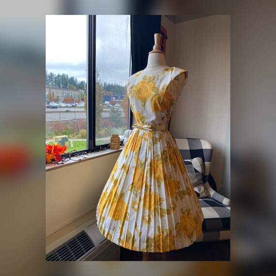1950s Yellow Rose Print Dress