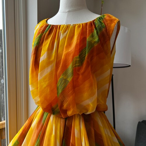 1950s / 1960s Autumn shops Chiffon Dress