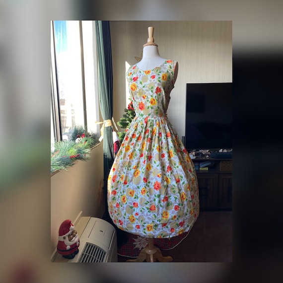 1950s Small Yellow and Orange Rose Print Day Dress