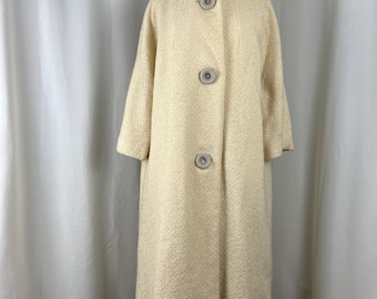 jaren 1950 botercrème jas, beige jas jaren 1950, swing jas jaren 1950, jas jaren 1950, vintage jas jaren 1950, vintage jas jaren 1960, beige jas jaren 1960, beige jas jaren 1960