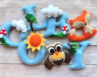 Bannière personnalisée en feutre : décoration de chambre d'enfant en bois