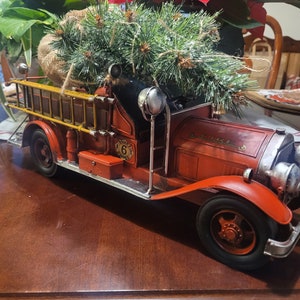 Vintage Style Fire Truck with Christmas Tree- 2 Style Options