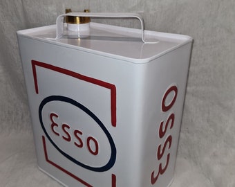 Esso Metal Oil Filler Jug Reproduction Garage Shed Workshop Man Cave Petroleum Esso Metal Oil Filler Jug Reproduction Garage Shed Workshop Man Cave Petroleum
