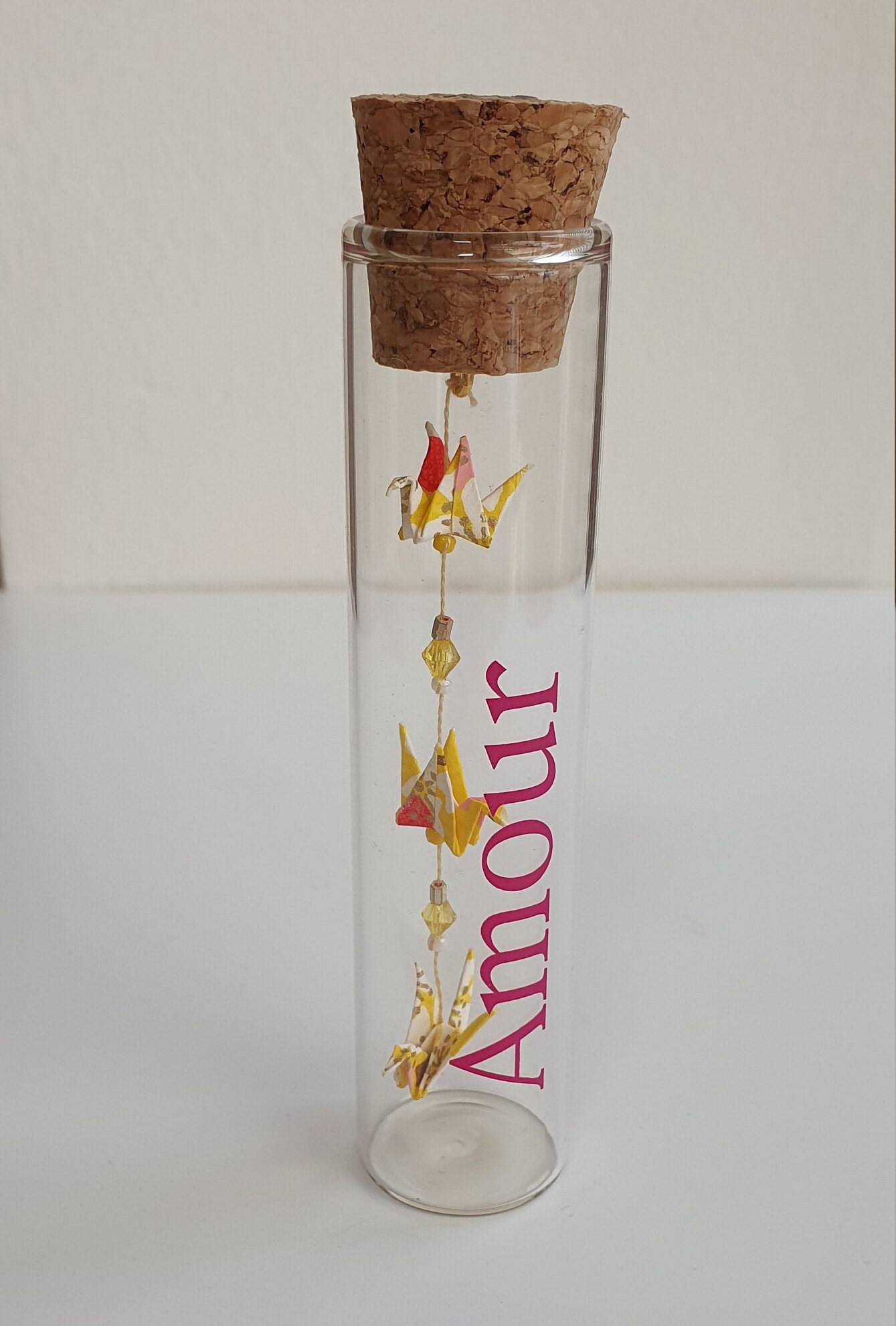 Fiole Origami Amour - Jaune et Détails Fleuris Rouges