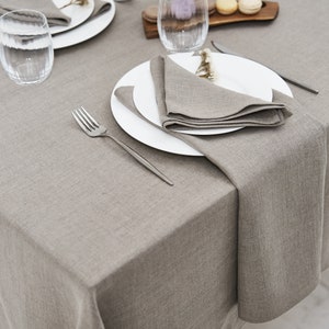 Natural Linen Napikins, Tablecloth, Placemats in any measurements and colours.
Natürliche Leinenservietten, Tischdecken, Tischsets in allen Maßen und Farben.