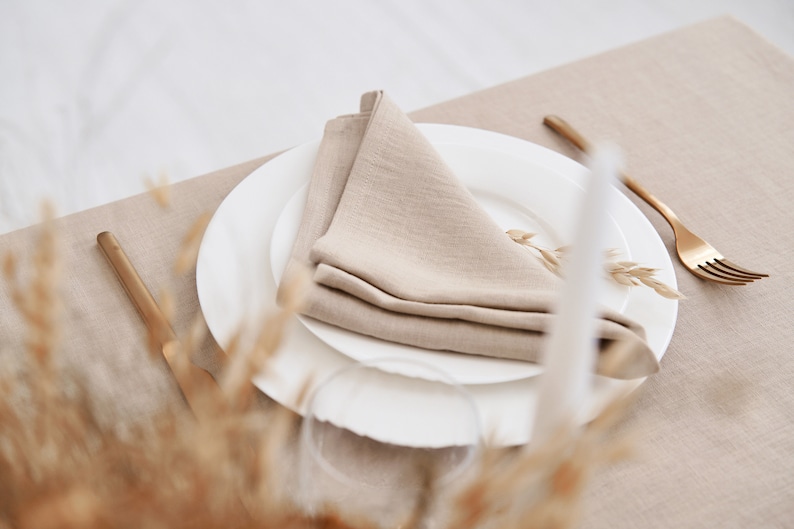 Nappe en lin beige, serviettes beiges, sets de table beiges. Linge de table carré, rectangulaire pour les tables de mariage image 6