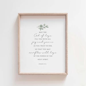 Arte de parede com versículo bíblico Romanos 15:13, Deus da esperança para impressão, decoração bíblica de alegria e paz, decoração minimalista para casa cristã, presente cristão