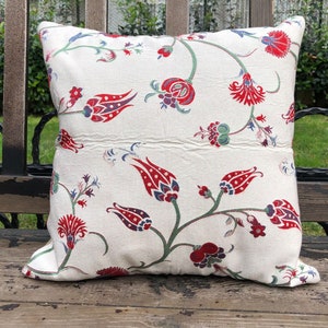 16&quot; x 16&quot; Vintage Floral Red Pillow Cover, Turkish Nomadic Art Deco Pillow Cover, Green Bohemian Living Room Lumbar Pillow Cover