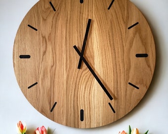 Minimalistyczny zegar z litego drewna dębowego