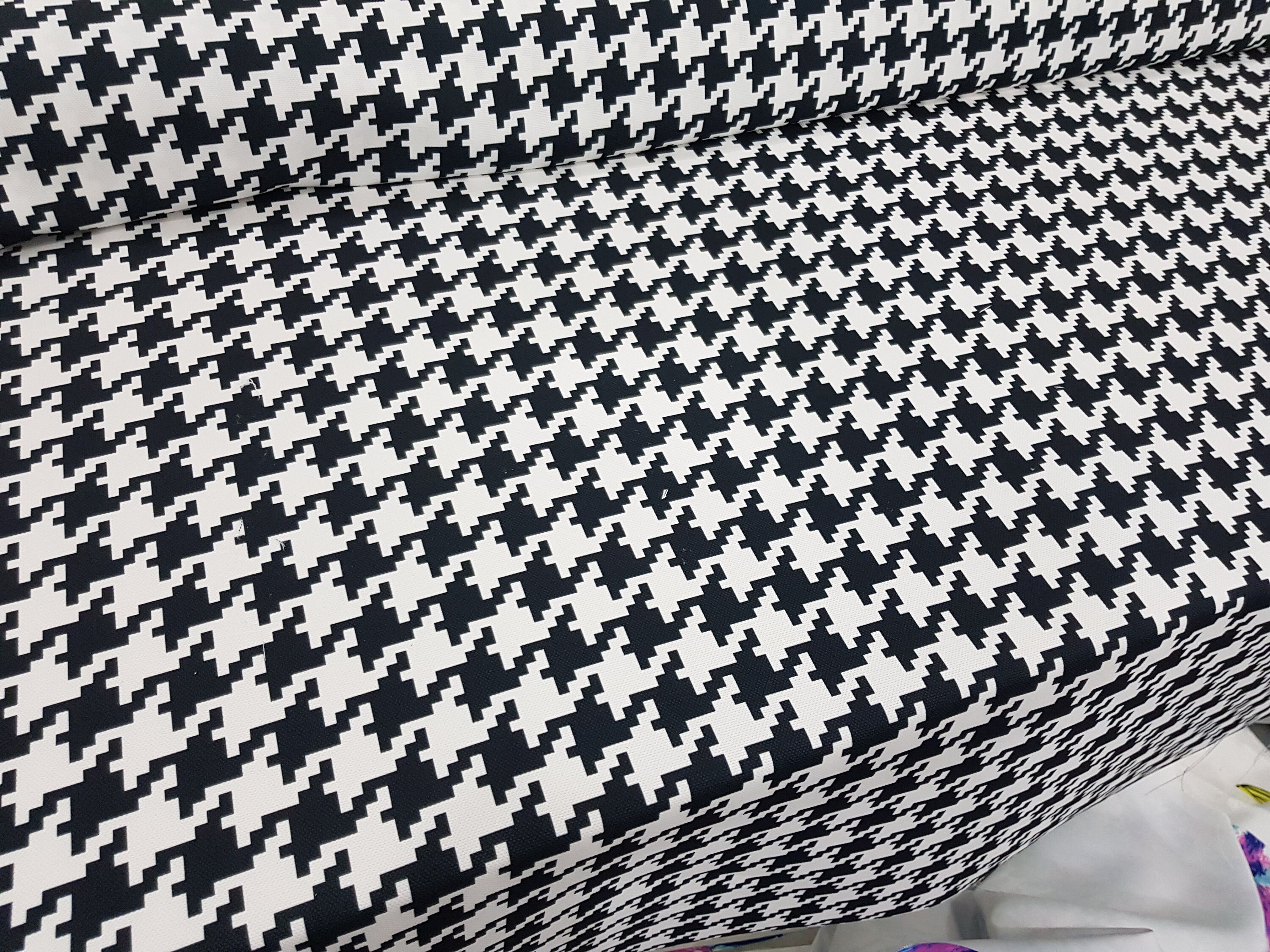 Black and White Fabric White Houndstooth Pattern Houndstooth Etsy.de