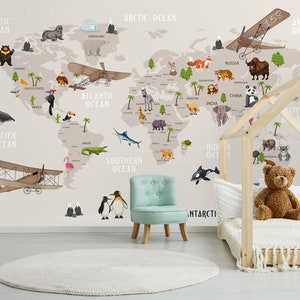 Carta da parati con mappa del mondo educativa beige per la cameretta dei bambini, murale con simpatici animali e aerei color pastello, facilmente rimovibile