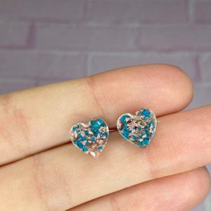 Pressed Flower Stud Earrings, Pink and Blue Earrings, Heart Stud Earrings, Resin Earrings, Real Flower, Botanical Earrings, Dried Flower