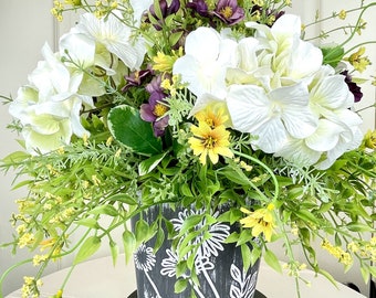 Everyday Floral Arrangement with Hydrangeas, Dining Table Centerpiece, Farmhouse Tabletop Decor, Mother's Day Gift
