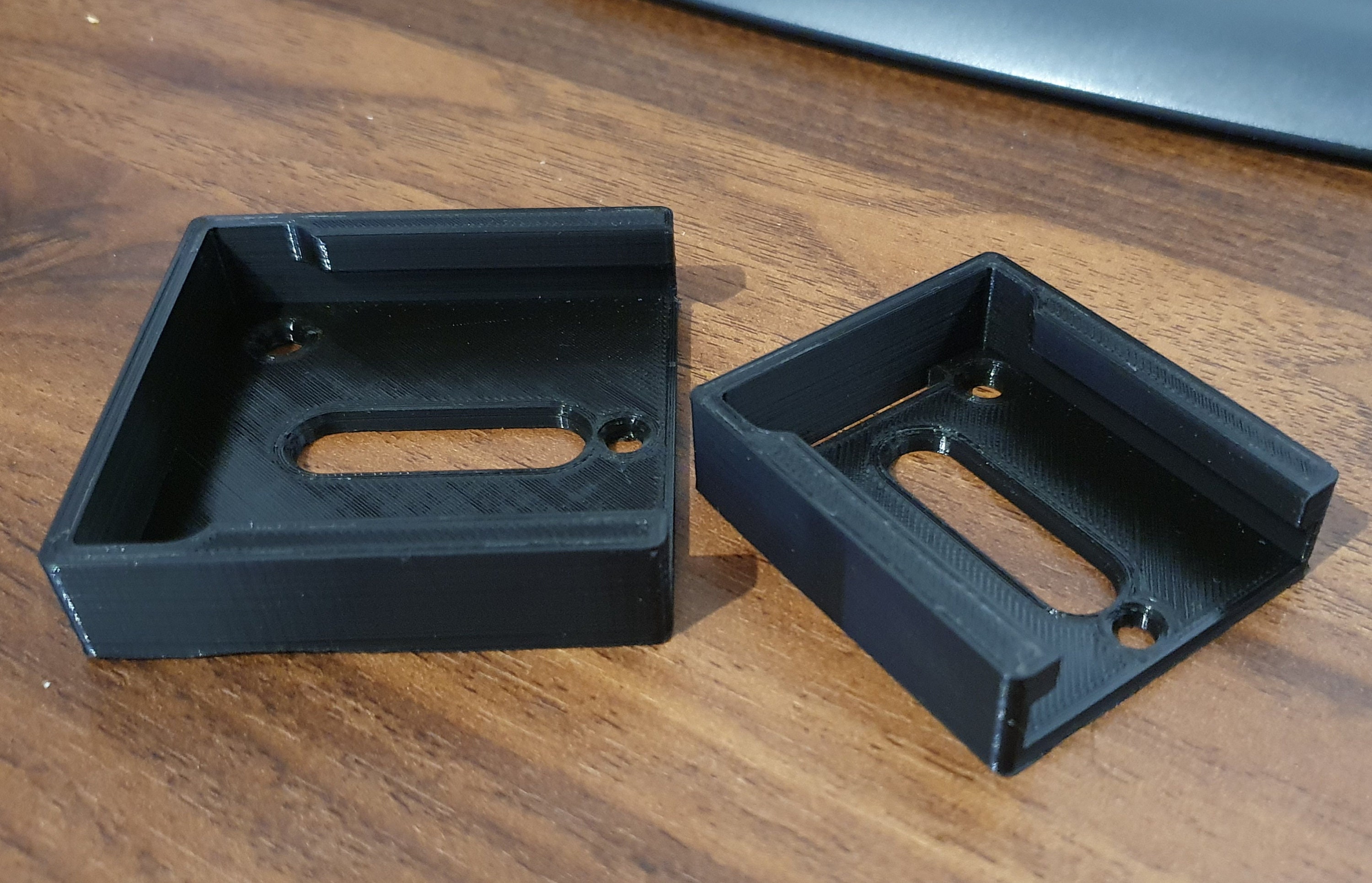Battery holder, Makita battery mount, wall mount for easy access