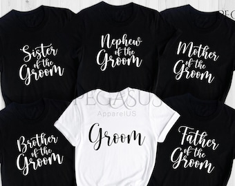 Puede incluir: Seis camisetas negras y blancas con texto que dice "Hermana del novio", "Sobrino del novio", "Madre del novio", "Hermano del novio", "Novio" y "Padre del novio".