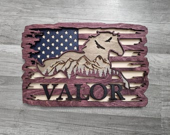 American Flag Wood Horse Sign: Layered Equestrian Decor