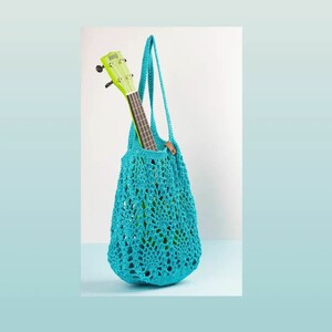 Crochet market bag in turquoise