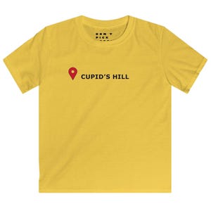 Crop Top Lage Pin Softstyle T-Shirt für Erwachsene, Modisches Grafik-T-Shirt, trendiges Kartendesign-Shirt, stilvolles Reisendes-Oberteil, einzigartiger Urlaub