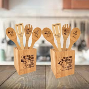 Chef Mickey Mouse/Chef Minnie Mouse and Friends Engraved Bamboo Utensil Set