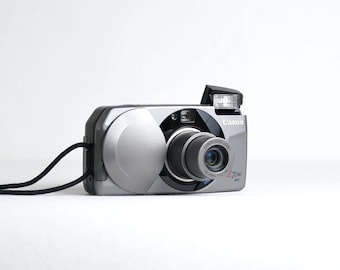 Vintage Canon Sure Shot Z70W 35mm SAF Film Compact Camera . 1995 .  28-70mm lens  case