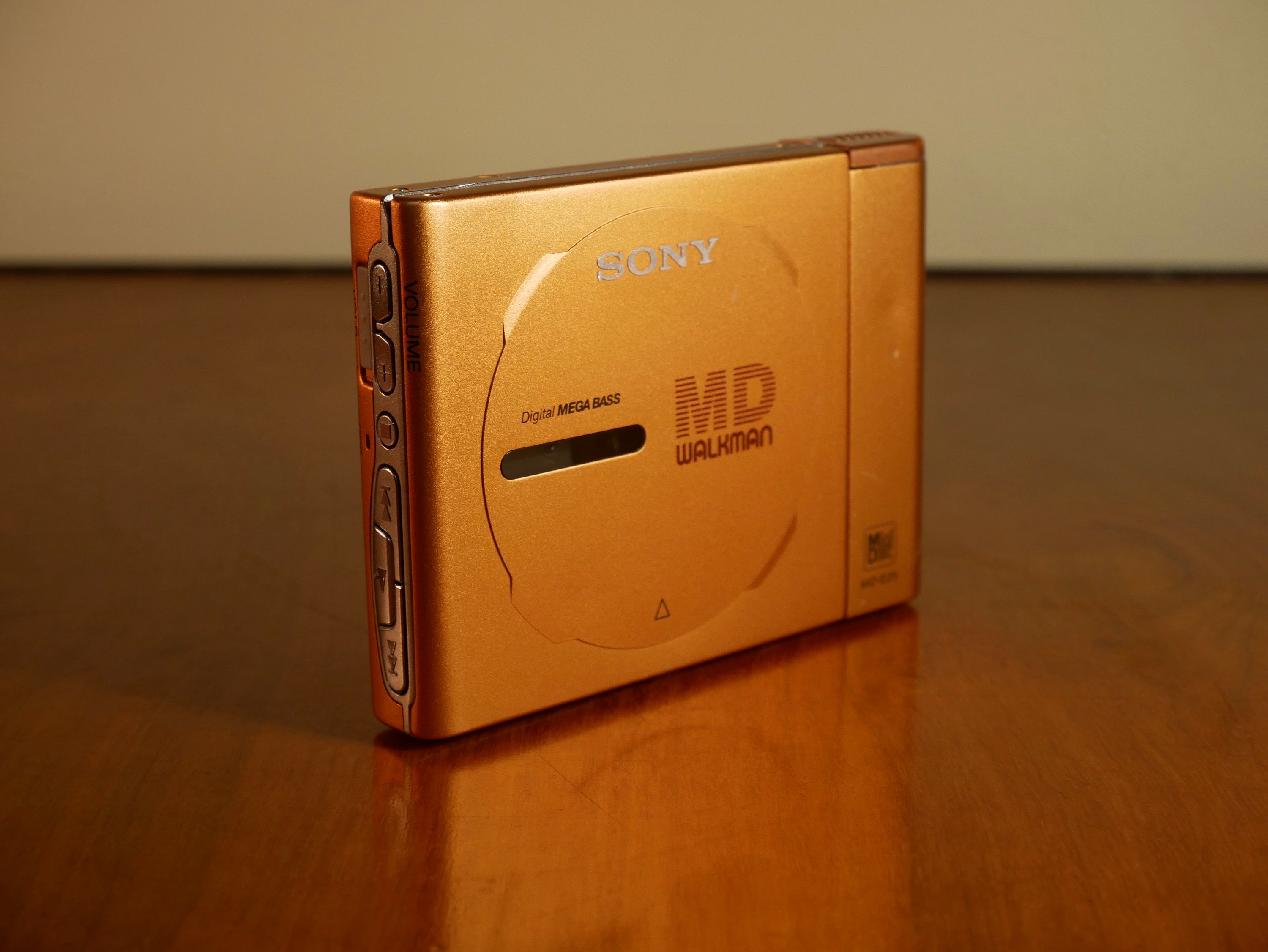 SONY MD WALKMAN MZ-E45 オレンジ迷彩MEGABASS 41xYmw-E+XL._UF350,350_QL50_.jpg