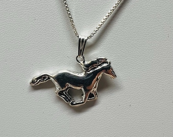 Beautiful silver Horse Pendent/Sterling Silver Horse Pendent necklaces/Southwestern Jewelry/Christmas gift/ Silver for her
