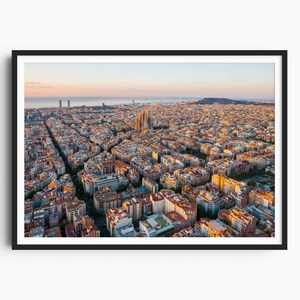 Cartel de viaje Barcelona , Impresión de viaje Barcelona, Ciudad de Barcelona, España, Cartel de viaje, Paisaje urbano de Barcelona, Arte de España, Sagrada Familia