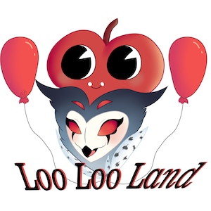 Puede incluir: Una manzana roja con una cara sonriente y ojos grandes, que lleva un disfraz de búho negro y blanco. Dos globos rojos están atados al disfraz. El texto "Loo Loo Land" está escrito debajo del búho.