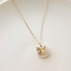 Butterfly necklace gold, butterfly gifts for women, dainty necklace for mom, nature lover gift, summer fashion women, sister birthday gift