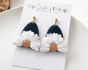 White daisy earrings, black earrings gold, plant mom gift, clip on earrings floral earrings clay, gardener gifts for women, artisan earrings