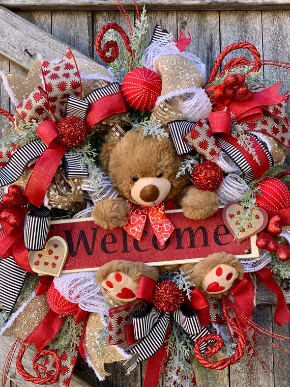 Valentine's Day Wreath, Welcome Wreath, Valentine Bear, Teddy Bear, Valentine Sign