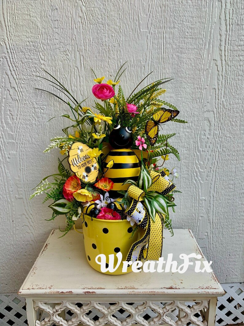 Bumblebee Arrangement, Spring Table Decor, Summer Arrangement, Floral ...