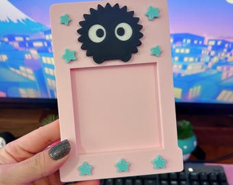 Porta notas adhesivas de Sprite de hollín + Organizador de escritorio rosa suave inspirado en Studio Ghibli + Lindo porta notas adhesivas de anime + Hecho a pedido