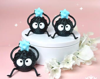 Muñeco de escritorio de duende de hollín + Caramelo azul bebé + Modelo impreso en 3D + Decoración de escritorio de Studio Ghibli