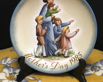 Hummel Mother’s Day 1985 Plate