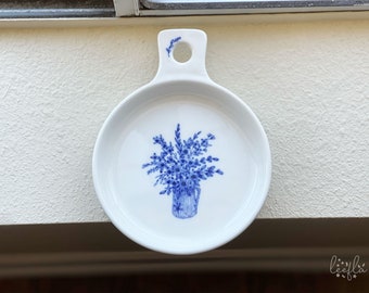 medium plate with handle and hole for wall hanging, tableware, floral pattern