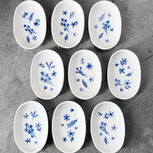 mini oval plate, ditsy floral pattern, blue flowers, ring dish, pill dish