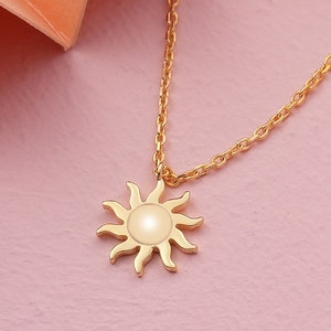 14k 18k Solid Gold Sun Solar Pendant Necklace, Celestial Star Sun Necklace, Birthday Gift for Her, Sun Jewelry