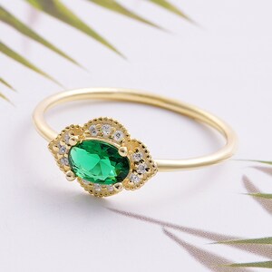 Vintage Antique Natural Emerald Engagement Ring for Women, May Green Birthstone Gemstone Ring, 14k 18k 10k Solid Gold CZ Emerald Ring