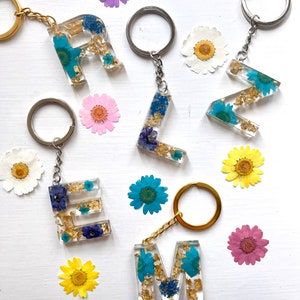 Porte-clés fleurs en résine personnalisés Porte-clés personnalisés Cadeaux pour elle Cadeaux faits main Cadeau de Noël Printemps Cadeau de Pâques Blue