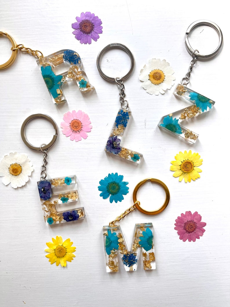 Porte-clés fleurs en résine personnalisés Porte-clés personnalisés Cadeaux pour elle Cadeaux faits main Cadeau de Noël Printemps Cadeau de Pâques Blue