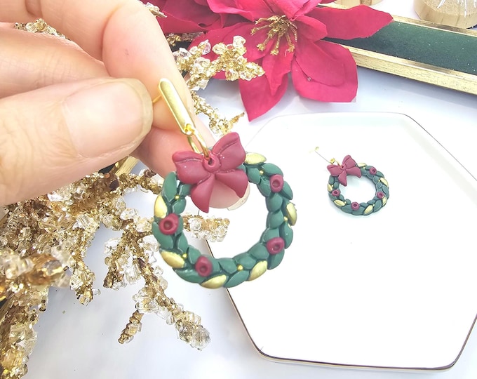Christmas Wreath Earrings – Handmade Green Clay Earrings with Red Bow & Gold Finish, Festive Holiday Jewelry for Women