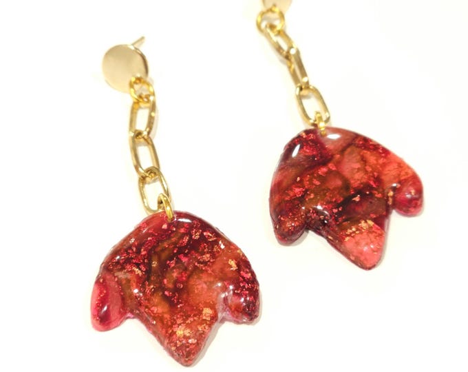 Handmade Burgundy and Orange Marbled Clay Earrings with Gold Leaf & Gold-Plated Chain – Unique Dangle Earrings