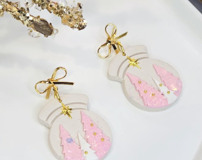 Snow Globe Christmas Earrings – Handmade Pink Glitter Tree Clay Earrings with Gold Bow & Star, Festive Holiday Jewelry, Christmas gift