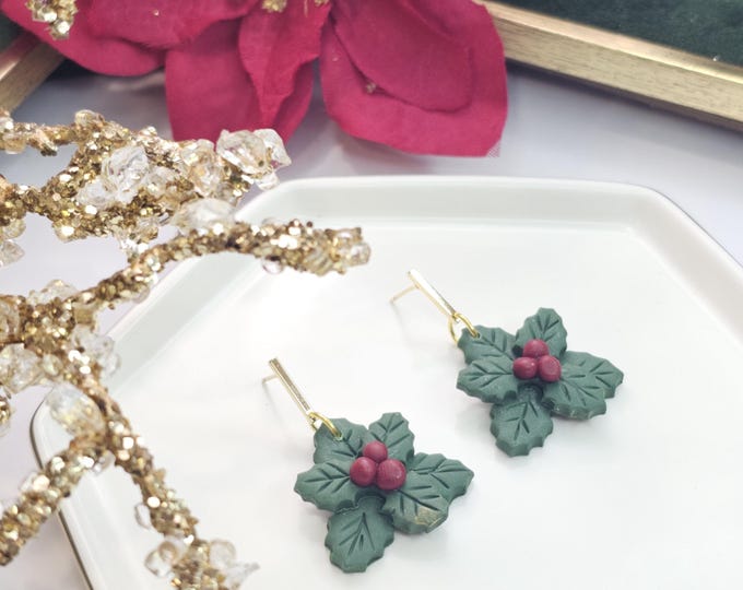 Holly Leaf Christmas Earrings – Handmade Green Clay Earrings with Red Berries & Gold Accents, Festive Holiday Jewelry, Christmas Gift