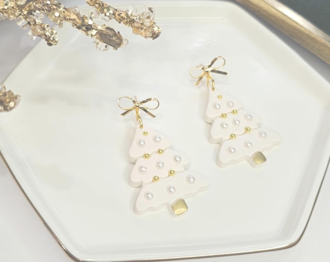 White Christmas Tree Earring – Handmade Clay Earring with Pearl Accents & Gold Bow, Festive Holiday Jewelry , Christmas gift for women